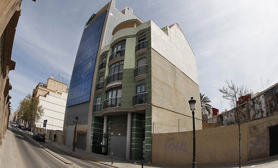 Edificios con sobrealzado de la calle Gibraltar, en el distrito de Russafa de Valencia.
