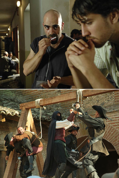 Arriba, fotograma de la película de Daniel Monzón  Celda 211,  producida por Telecinco Cinema y triunfadora en la última edición de los Goya. Abajo, una imagen de  Águila roja,  la serie más vista de Televisión Española.