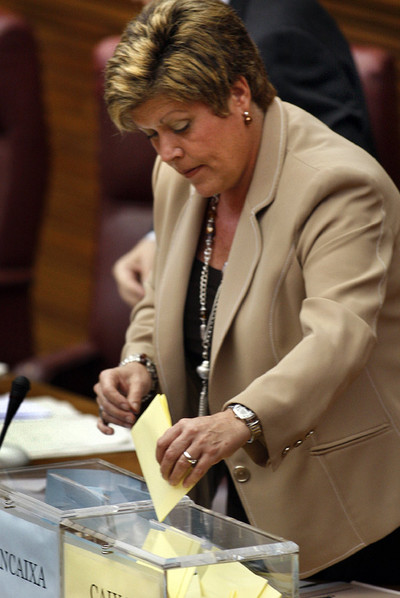 Milagrosa Martínez,  La Perla,  en las Cortes valencianas.