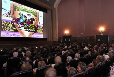 Proyección de la película  Ivanhoe  en el cine Callao.