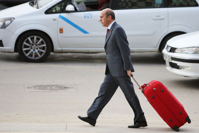 José María del Nido, presidente del Sevilla, ayer en la entrada de los juzgados de Málaga.