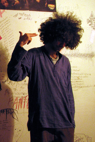 Uno de los músicos de  Nadie... 