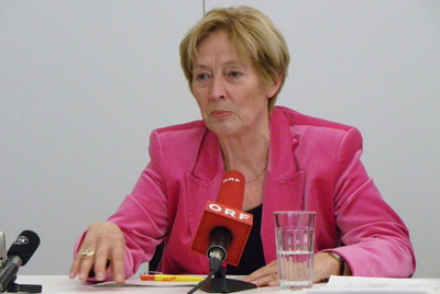 Christine Bergmann preside la conferencia alemana que reúne a Gobierno, Iglesia y víctimas de abusos.