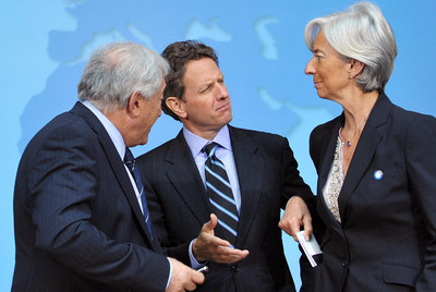 Strauss-Kahn, director del FMI; Geithner, secretario del Tesoro de EE UU, y Lagarde, ministra francesa de Finanzas, ayer en la reunión del G-20.
