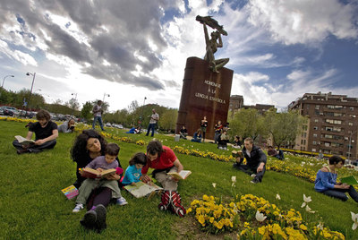 LECTURA EN LA ROTONDA