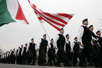 Miembros del partido Jobbik, en una marcha en Budapest en 2008.