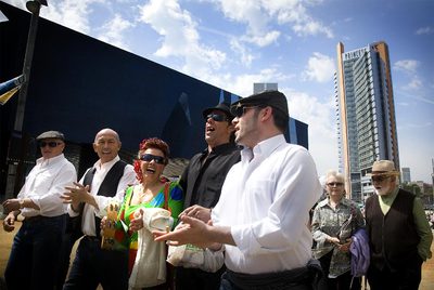 El buen tiempo llena la Feria de Abril y frena la caída de ingresos