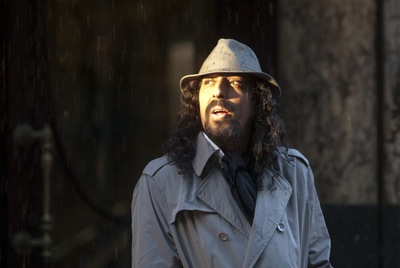 Diego El Cigala, a la puerta de la confitería La Ideal, de Buenos Aires, donde grababa el martes el  videoclip  para su nuevo disco.