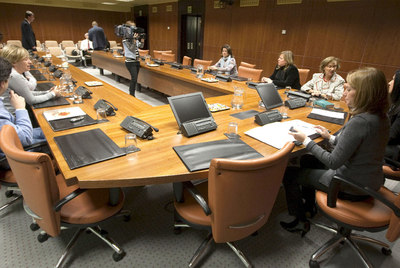 Los componentes de la comisión de investigación parlamentaria del   caso Margüello,   cuando se constituyó el pasado 11 de septiembre.