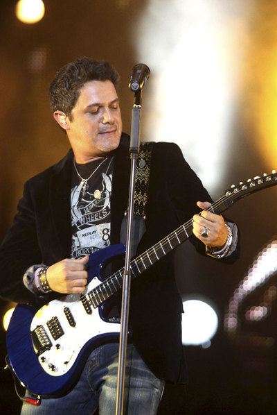 Alejandro Sanz inicia su gira española en Córdoba con 9.000 espectadores