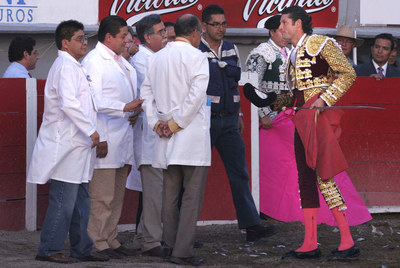 VA POR USTEDES, DOCTORES