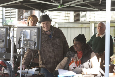 David Simon, en pleno rodaje, con varios colaboradores.