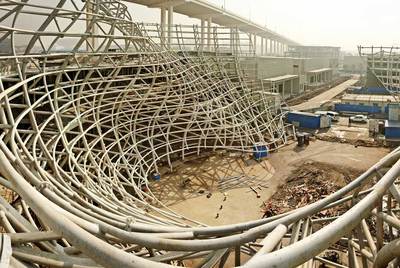 Construcción del pabellón de España en la Exposición Universal de Shanghai, inaugurada esta semana.rnJairo González, director general de Inypsa.