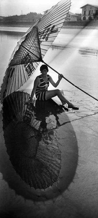  Bibi, sombra y reflejo  (1927),  fotografía que puede verse en la exposición de Caixafòrum.