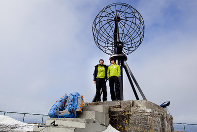 Andrés Fraga y Juan Rivas, en el cabo de Nordkapp, en Noruega, al inicio de su aventura.