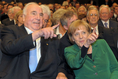 MERKEL, EN EL CUMPLEAÑOS DE KHOL