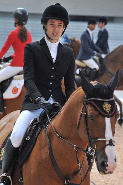 Carlota cabalga en Valencia