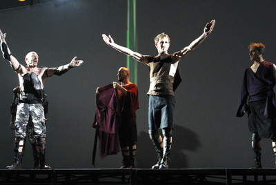 La Fura durante la presentación de su espectáculo   Degustación de Titus Andronicus    en San Sebastián. 