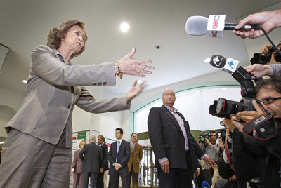 La Reina Sofía acude al Hospital Clìnic a visitar al Rey