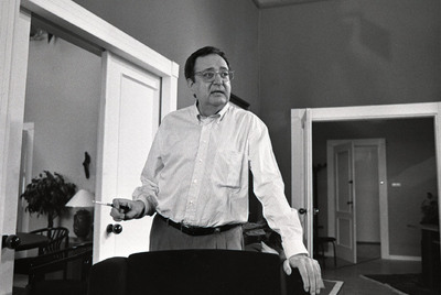 Antonio Ozores, durante el rodaje de la teleserie  El sexólogo,  en 1994.