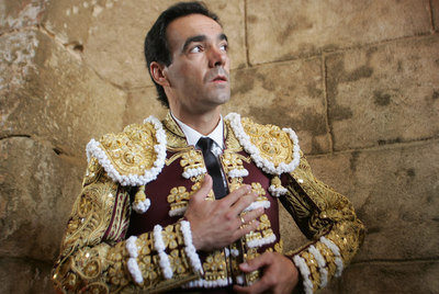 Manuel Jesús,  El Cid,  en la plaza de La Maestranza, en Sevilla.