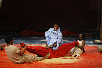 Un momento del montaje de Peter Brook  11 y 12 .