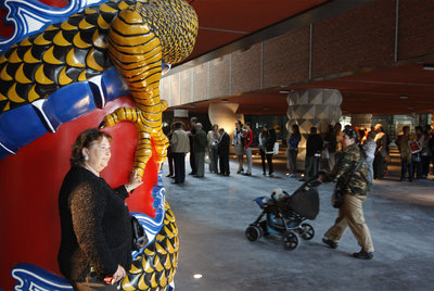 La Alhóndiga ya recibe a los ciudadanos