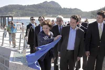 La ministra inaugura el nuevo muelle de las islas Cíes