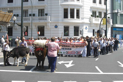 Protesta por el cierre del matadero de Zorroza
