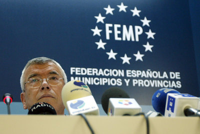 Pedro Castro, presidente de la Federación Española de Municipios y Provincias, durante la conferencia de prensa de ayer.