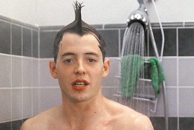  Matthew Broderick interpretó a Ferris Bueller en  Todo en un día  (1986). Veinticuatro años después hubiera relatado todas sus andanzas vía Twitter. 