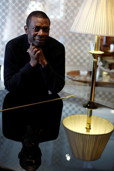 Youssou N'Dour edita nuevo disco con canciones a ritmo de  reggae  y un documental sobre sus andanzas.