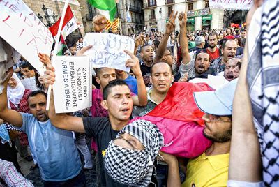 Más de 3.000 personas participaron ayer en Barcelona en una manifestación de protesta por el abordaje del Ejército israelí a la Flotilla de la Libertad.
