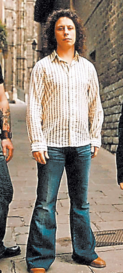 Stuart Cable, en una imagen de promoción de 2003.