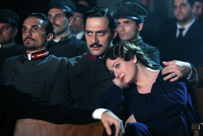 Giovanna Mezzogiorno y Filippo Timi  en   Vincere. 