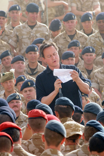 Cameron lee el mensaje de Capello