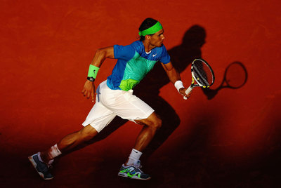 Nadal corre para devolver un golpe en la semifinal jugada contra el austríaco Jürgen Melzer, el 4 de junio pasado en Roland Garros