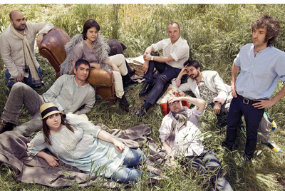 Prefieren la ciudad, pero de vez en cuando escapan al campo a por las musas. De izquierda a derecha y de arriba a abajo aparecen Martín López-Vega, Javier Rodríguez Marcos, Ana Gorría, Luis Muñoz, Antonio Lucas, Elena Medel, Lorenzo Plana y Carlos Pardo. 