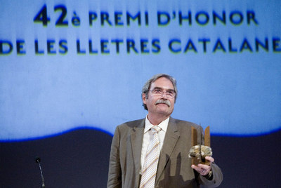 El  Jaume Cabré anoche tras recibir el Premi d'Honor de Lletres Catalanes.