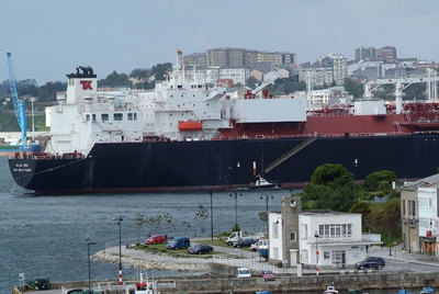 El gasero que estrenó la planta de Reganosa vuelve a cruzar la ría de Ferrol