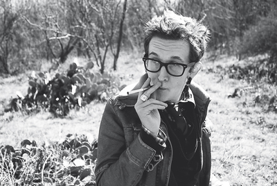  Micah P. Hinson ha triunfado en la música, pero su verdadero deseo era convertirse en escritor. 