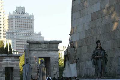 Ópera en los templos del parque