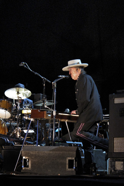 El genial gruñido de Dylan llena el Poble Espanyol