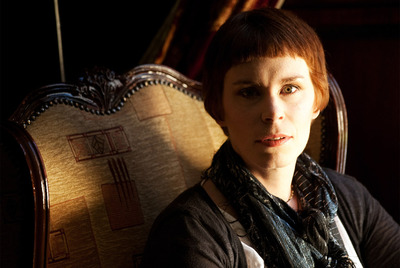 La escritora Tana French, autora de  El silencio del bosque,  retratada en Dublín.