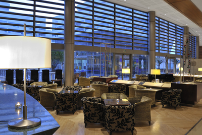 Salón del hotel Eurostars Grand Marina de Barcelona, cuyo interiorismo está firmado por Josep Juanpere.