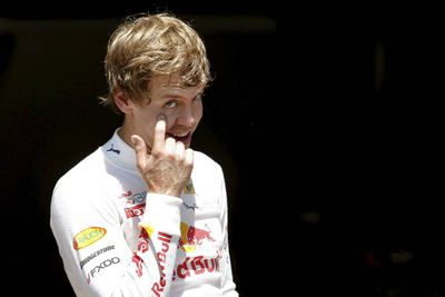 Vettel celebra la  pole  en Valencia.