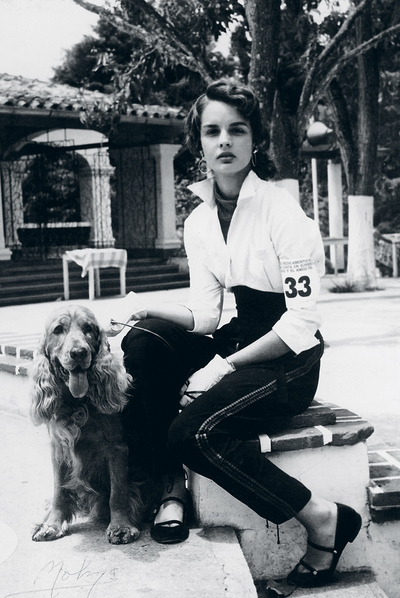 Carolina Herrera, a los 16 años