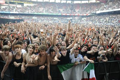 Asistentes al concierto de ACDC en San Mamés.