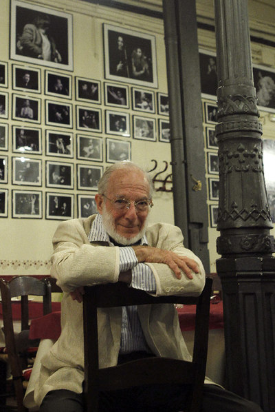 Fisher aprendió en Madrid a tocar flamenco.