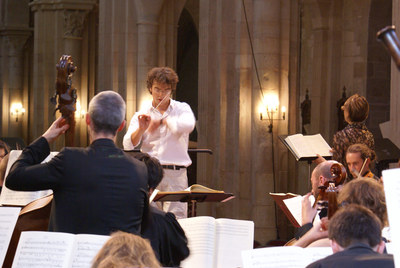 Jérémie Rhorer dirige  Thamos, rey de Egipto  en la basílica de Notre-Dame de Beaune.